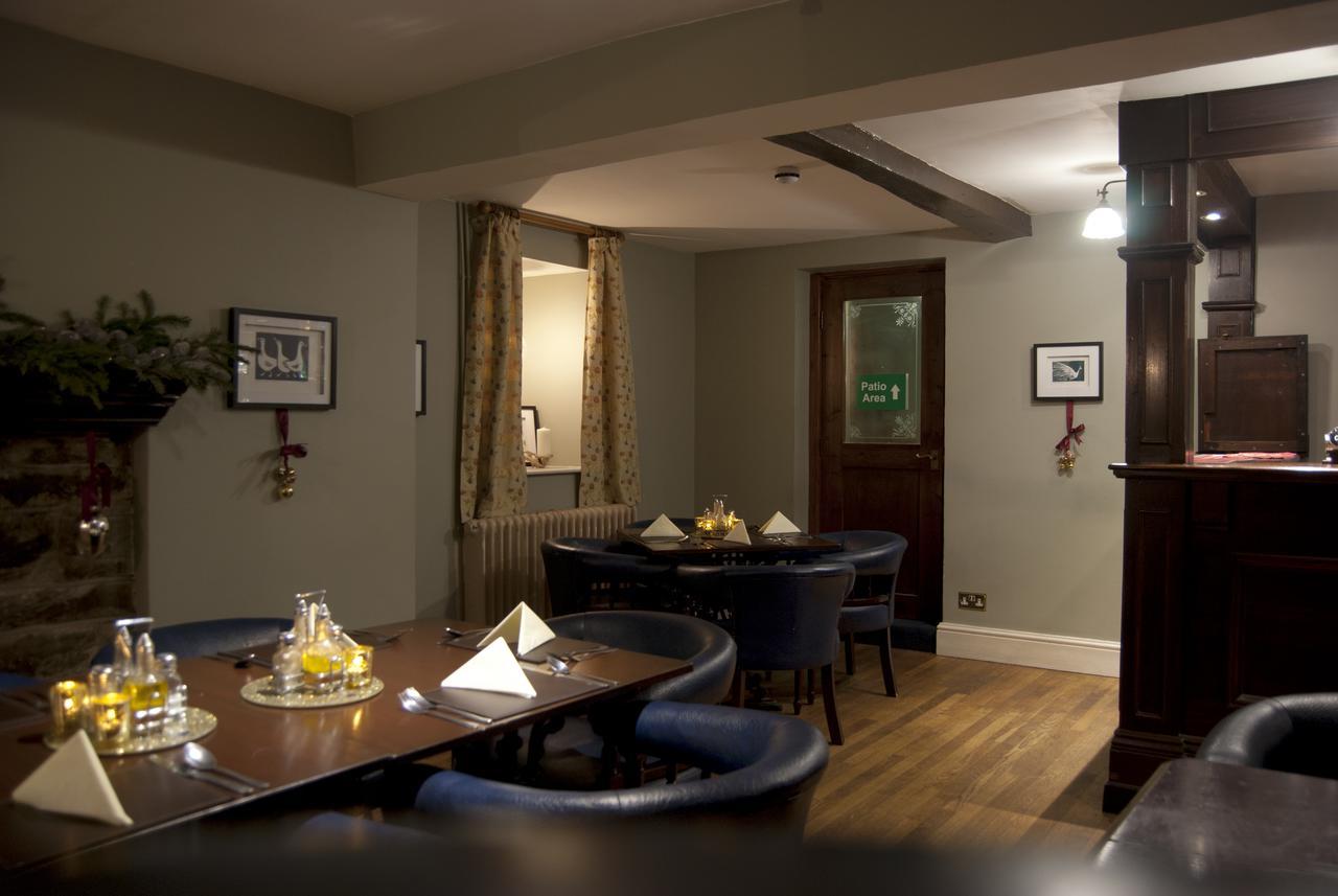 The Fforest Inn Llanfihangel-nant-Melan Екстер'єр фото